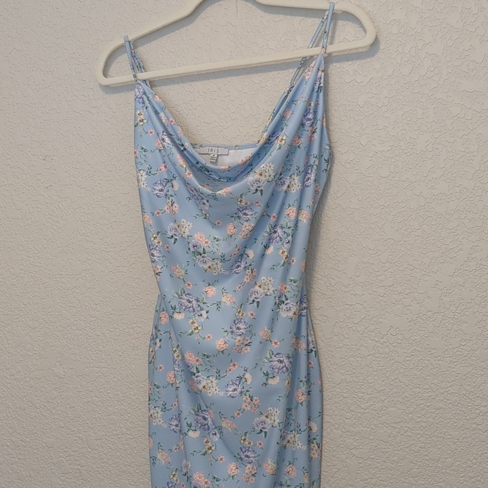 Iris light blue floral sleeveless cowl neck fitted midi dress - Picture 6 of 13